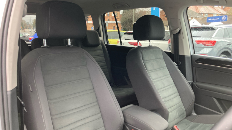 Volkswagen Touran 1.5 TSI EVO SEL 5dr DSG Petrol Estate